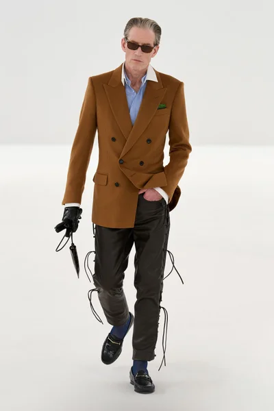 Look 30